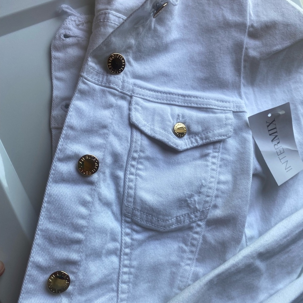 RETROFETE
Chelsea Frayed Pleated-Shoulder Denim Jacket